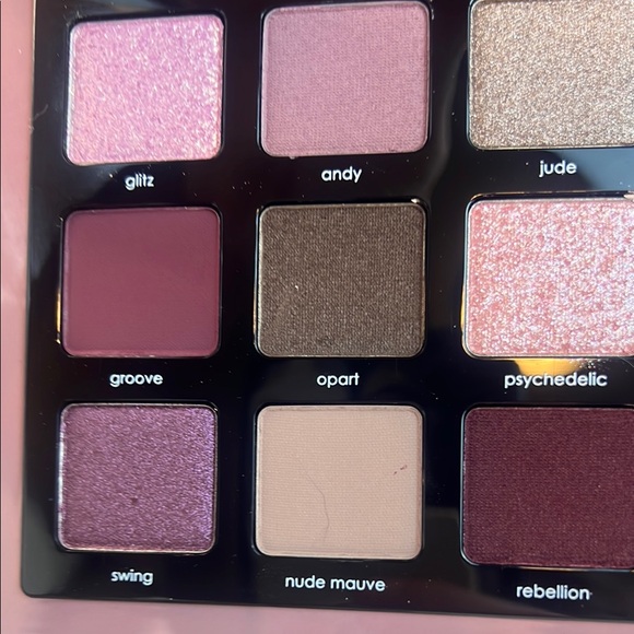 Natasha Denona Retro Eyeshadow Palette - Picture 7 of 9